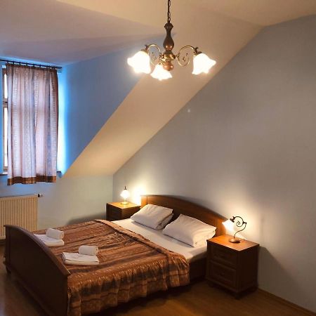 קרלובי וארי Hotel Derby מראה חיצוני תמונה