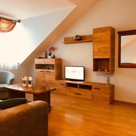 קרלובי וארי Hotel Derby מראה חיצוני תמונה