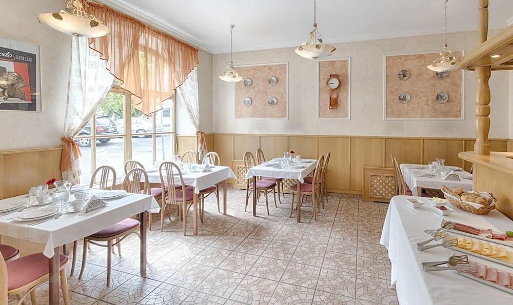 קרלובי וארי Hotel Derby מראה חיצוני תמונה