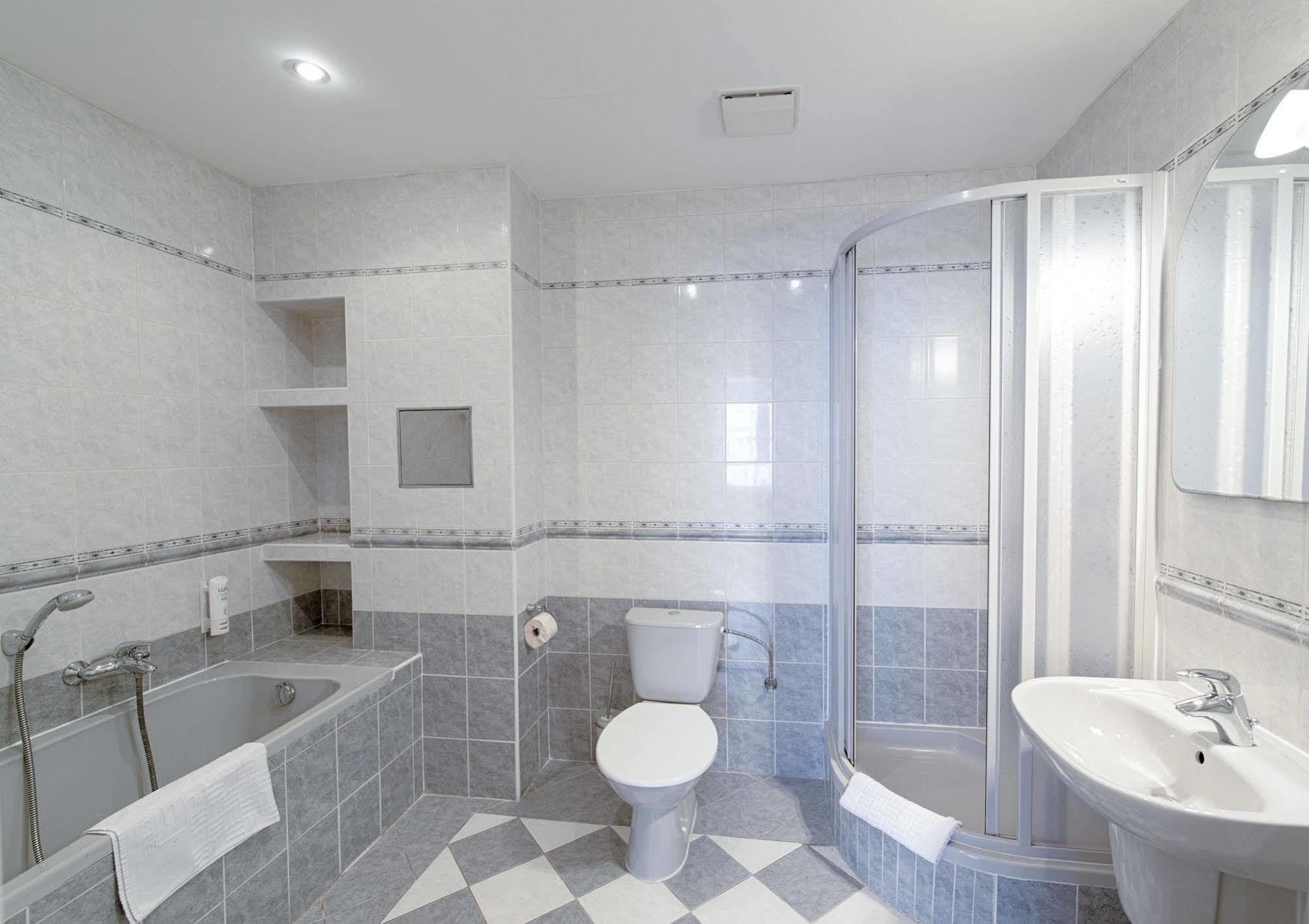 קרלובי וארי Hotel Derby מראה חיצוני תמונה