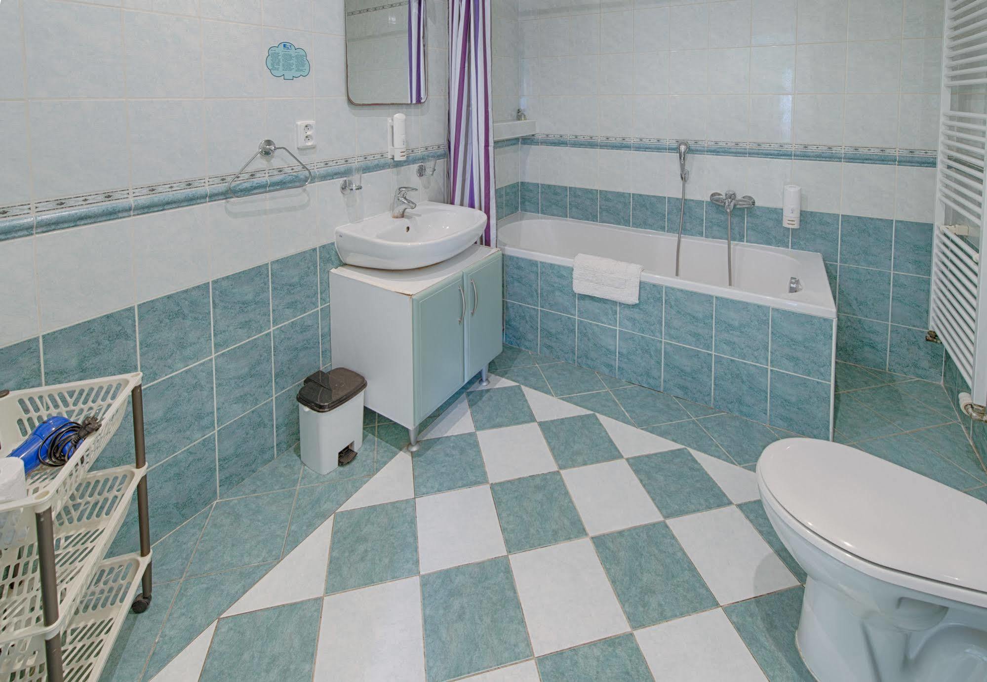 קרלובי וארי Hotel Derby מראה חיצוני תמונה