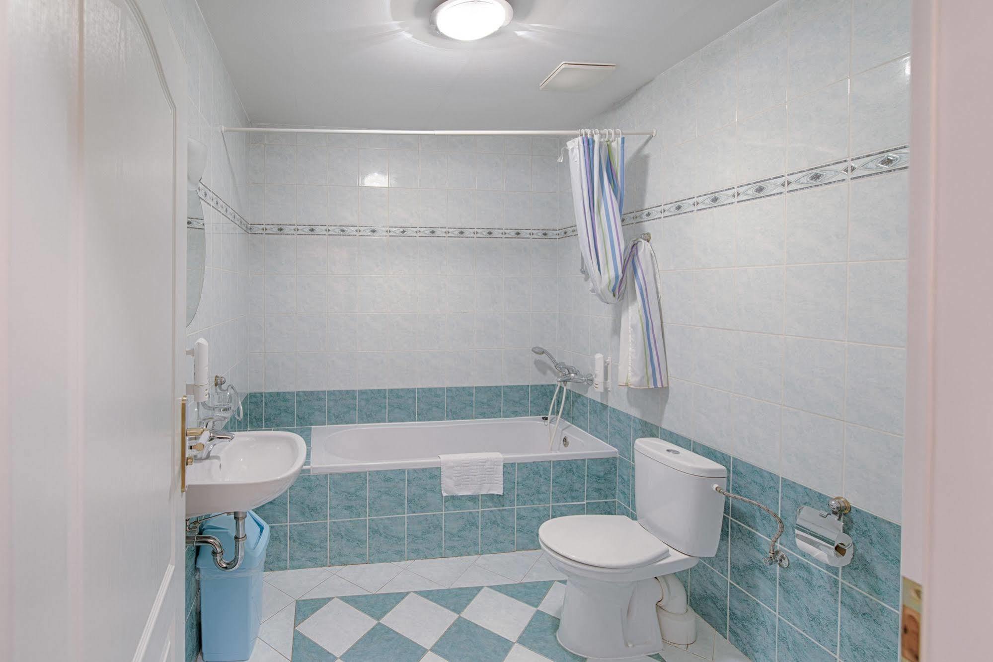 קרלובי וארי Hotel Derby מראה חיצוני תמונה