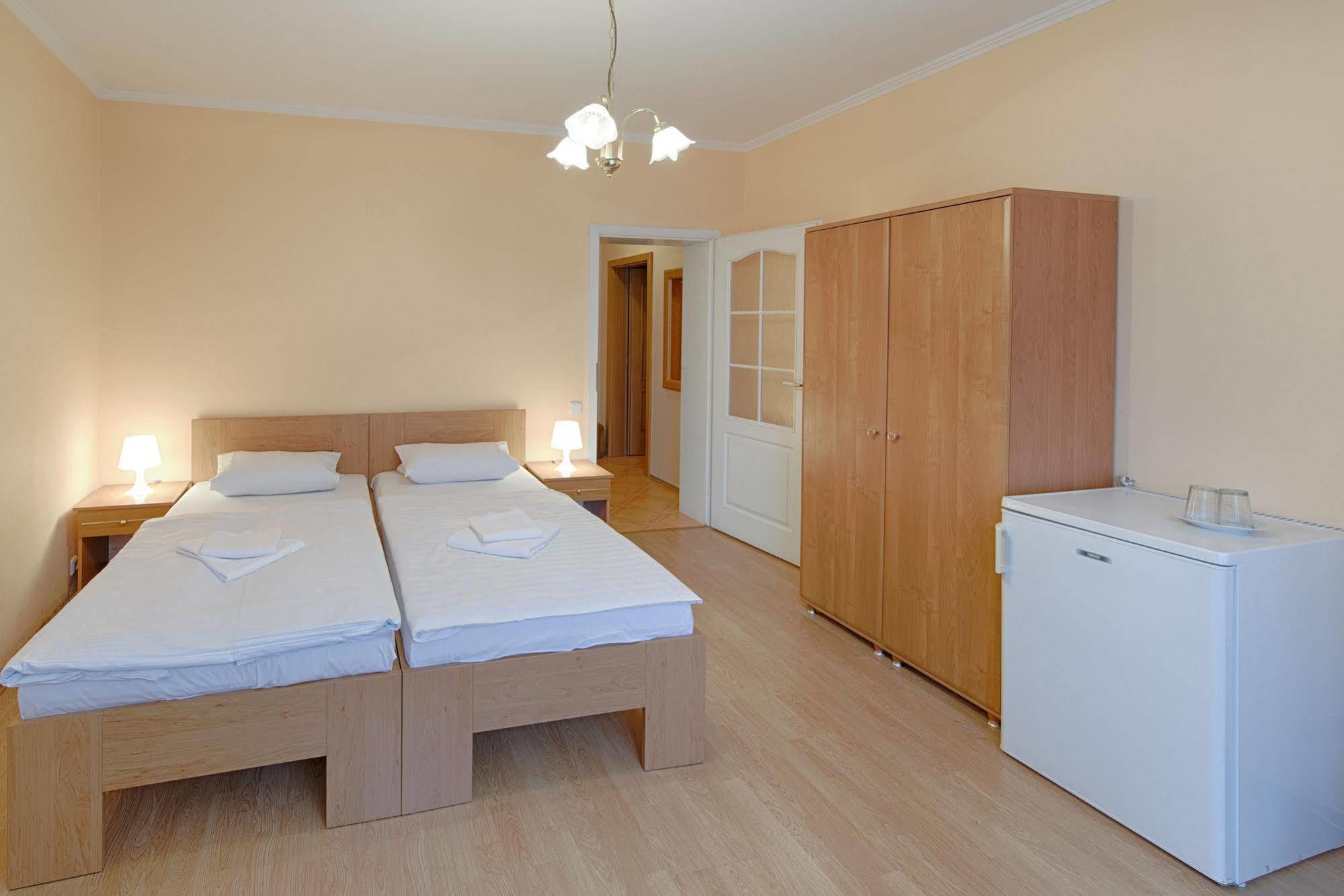 קרלובי וארי Hotel Derby מראה חיצוני תמונה