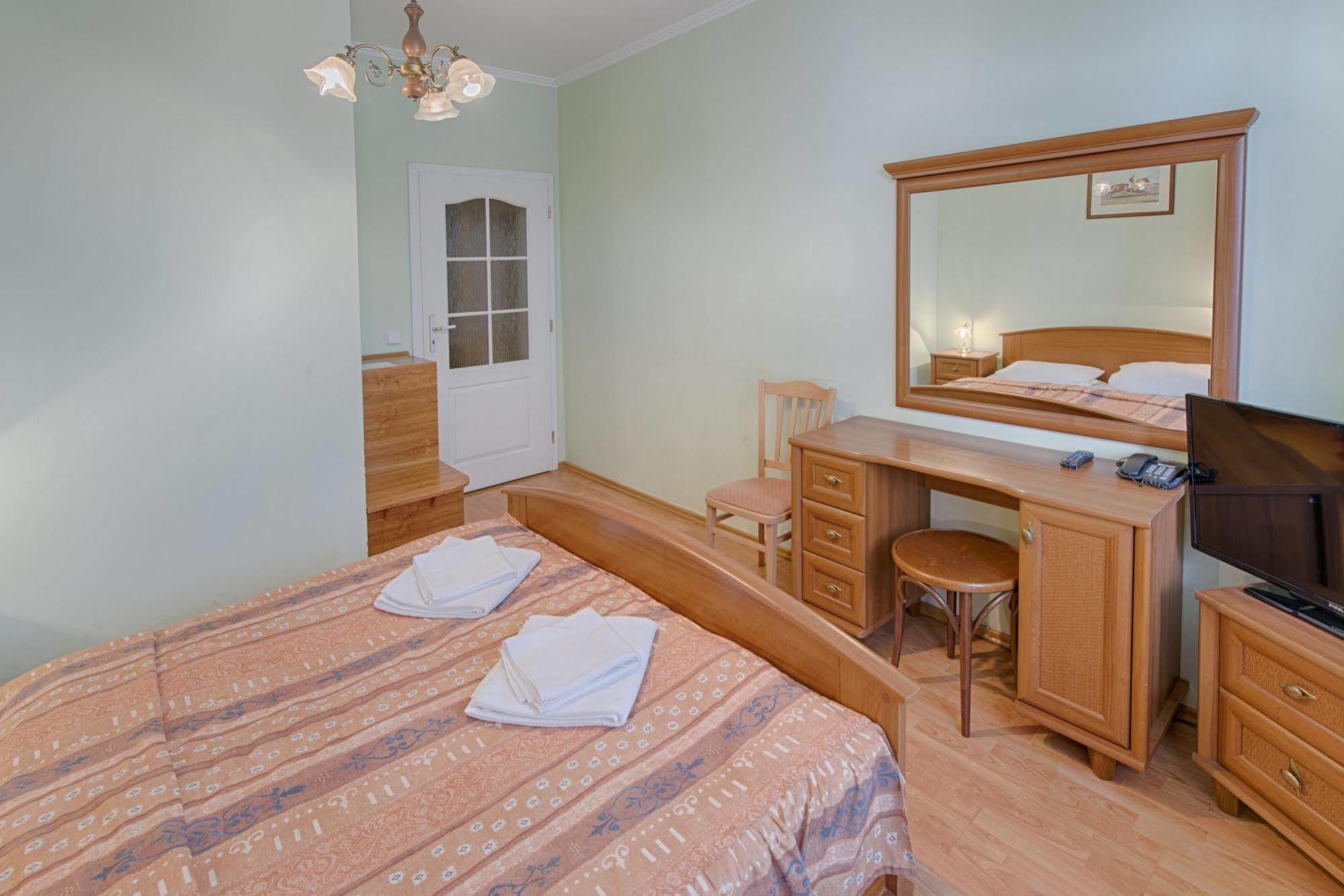 קרלובי וארי Hotel Derby מראה חיצוני תמונה