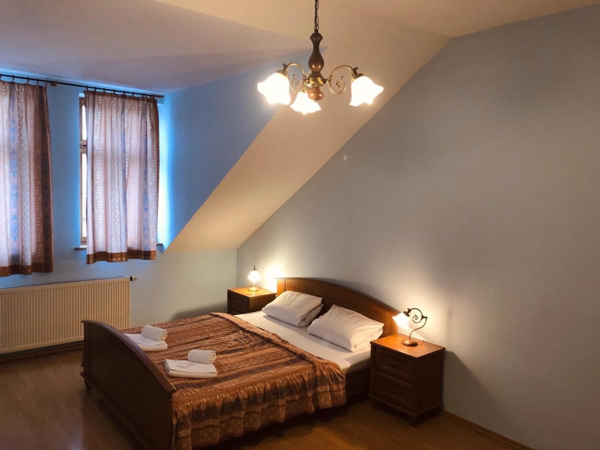 קרלובי וארי Hotel Derby מראה חיצוני תמונה