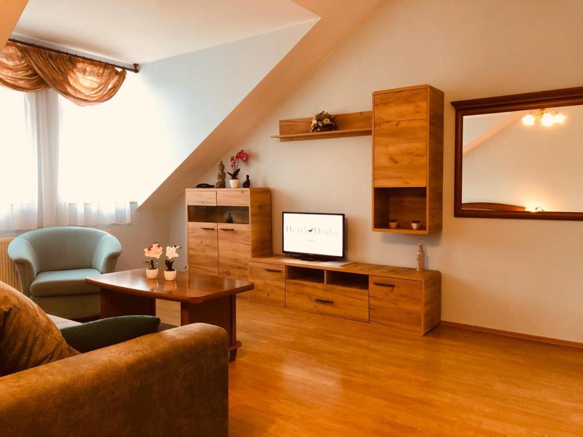 קרלובי וארי Hotel Derby מראה חיצוני תמונה